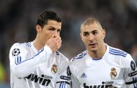 Fussball: Champions League Achtelfinale, Saison 2010/2011: Cristiano Ronaldo, Karim Benzema (v. li., Real Madrid)