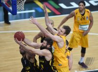 Basketball 1. Bundesliga 14/15 Hauptrunde:  Walter Tigers Tuebingen - MHP RIESEN Ludwigsburg