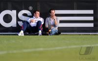 Fussball 1. Bundesliga : Philipp Laux mit Trainer Mehmet Scholl  (v.li., FC Bayern II)