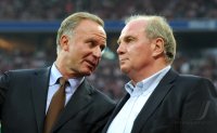 Fussball International Audi Cup 2011: Vorstandsvorsitzender Karl Heinz Rummenigge, Praesident Uli Hoeness (v. li., FC Bayern Muenchen)