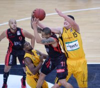 Basketball 1. Bundesliga 2013/2014: Walter Tigers Tuebingen  - s Oliver Baskets Wuerzburg