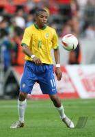 Fussball International: Brasilien, ROBINHO Einzelaktion am Ball