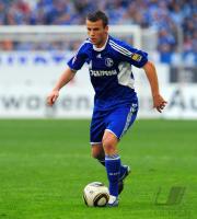 FUSSBALL, 1. BUNDESLIGA, 31. Spieltag: Schalke, SCHMITZ Einzelaktion