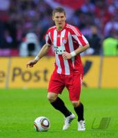 Fussball: DFB Pokal Finale: FC Bayern Muenchen, SCHWEINSTEIGER am Ball