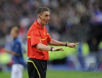 Fussball International EM 2012-Qualifikation:  Schiedsrichter Craig Thomson (Schottland)