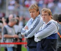 FUSSBALL 1. BUNDESLIGA:  FC Schalke Trainer Mulder und Bueskens