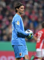 Fussball DFB Pokal 2. Runde 16/17: FC Bayern Muenchen - FC Augsburg