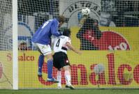 Fussball Uefa-Pokal: Schalke - Palermo, Tor zum 2:0 d. LARSEN