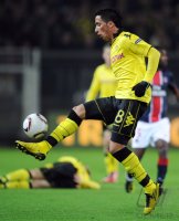 Fussball: Euroa League, Saison 2010/2011: Dortmund, BARRIOS am Ball