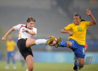 FUSSBALL  Olympia 2008   Halbfinale  Frauen   Brasilien - Deutschland