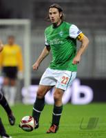 FUSSBALL, EUROPA LEAGUE GRUPPENPHASE: Bremen FRINGS am Ball