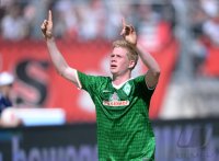 Fussball 1. Bundesliga  Saison  2012/2013: JUBEL Kevin De Bruyne (SV Werder Bremen)