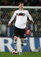 Fussball International, Nationalmannschaft: MERTESACKER Einzelaktion