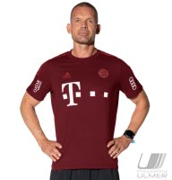 Fussball 1. Bundesliga Saison 21/22: Fitnesstrainer Dr. Holger Broich (FC Bayern Muenchen)