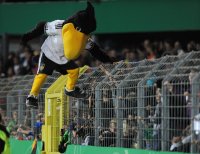 Fussball International  U 20 Laenderspiel:  DFB Maskottchen Paule