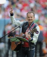 Fussball 1. Bundesliga 2011/2012: Liedermacher Willy Astor