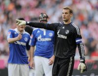 Fussball 1. Bundesliga 10/11:  Torwart Manuel Neuer (FC Schalke 04)