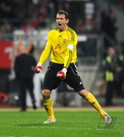 Fussball 1. Bundesliga : Jubel Torwart Raphael Schaefer (1 FC Nuernberg)