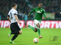 Fussball 1. Bundesliga Saison 12/13:  Zdenek Pospech (li, 1. FSV Mainz 05) gegen Eljero Elia (SV Werder Bremen)