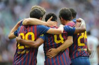 Fussball International Audi Cup 2011:  Jubel Juan Cuenca, Alcantara Thiago , Jonathan Soriano (v. li., Barca)