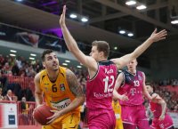 Basketball 1. Bundesliga 15/16 Hauptrunde: Walter Tigers Tuebingen - Telekom Baskets Bonn