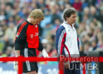 Fussball 1. Bundesliga: Muenchen-Schalke, Verletzung Kahn