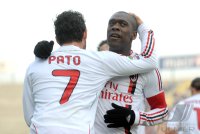 FUSSBALL SERIE A:  JUBEL Pato mit Clarence Seedorf (v. li., AC Mailand)