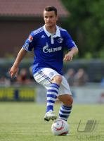 FUSSBALL, 1. BUNDESLIGA, SAISON 2010/2010: Schalke: BAUMJOHANN Einzelaktion