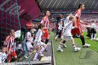 Fussball 1. Bundesliga: Franck Ribery, Diego Contento (v. li., FCB)