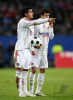 Fussball UEEA CUP: Leverkusen, VIDAL und BARNETTA