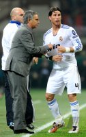Fussball Champions League  Saison 2010/2011: Trainer Jose Mourinho, SERGIO RAMOS (v.li., Real Madrid)