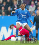 Fussball 1. Bundesliga: Bochum - Bayern, Zweikampf