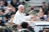 Papst Leo XIV. am Palmsonntag auf dem Petersplatz