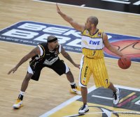 Basketball  1. Bundesliga  10/11   Walter Tigers Tuebingen - EWE  Baskets Oldenburg