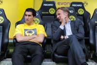 Fussball 1. Bundesliga : Nuri Sahin mit Geschaeftsfuehrer Hans Joachim Watzke (v. li., Borussia Dortmund)