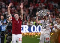 Fussball 1. Bundesliga 24/25: FC Bayern Muenchen feiert die 34. Deutschen Meisterschaft