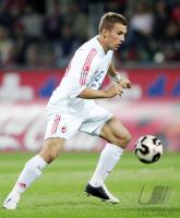 Fussball 1. Bundesliga: Koeln, PODOLSKI Einzelaktion am Ball