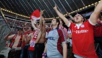 Fussball: Public Viewing in der Allianz Arena in Muenchen
