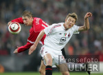 Fussball UCL: Eindhoven - Mailand, Zweikampf