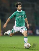 Fussball, Champions League: Werder, DIEGO Einzelaktion