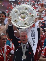 Fussball 1. Bundesliga  Saison  2012/2013: Trainer Jupp Heynckes (FC Bayern Muenchen) mit Schale