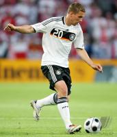 Fussball Euro 2008: Deutschland, Podolski am Ball