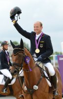 REITEN Olympia 2012: Doppel-Olympiasieger Michael Jung (Deutschland) mit Sam