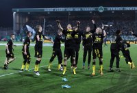 Fussball DFB Pokal, Saison 2011/2012, Halbfinale: Jakub  KUBA Blaszczykowski , Sebastian Kehl, Neven Subotic , Marcel Schmelzer (v. li., Borussia Dortmund)