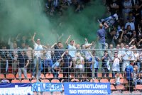 U19 Fussball Bundesliga : Fankuve des TSV 1860 Muenchen mit einer Rauchbombe