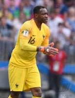 FUSSBALL WM 2018 Vorrunde Daenemark - Frankreich