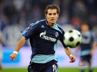 FUSSBALL UEFA CUP: Schalke, ALTINTOP Einzelaktion