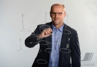 Fussball 1. Bundesliga Saison 12/13: Thomas Schaaf im exklusiven Pressefoto ULMER Shooting