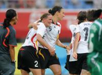FUSSBALL  Olympia 2008   Vorrunde  Frauen   Nigeria - Deutschland