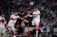 Fussball DFB Pokal  Halbfinale  2025/2026  23.04.2026VfB Stuttgart - SC Freiburg , ZWEIKAMPF, SPIELSZENE, AKTION, ACTION, DUELL,
